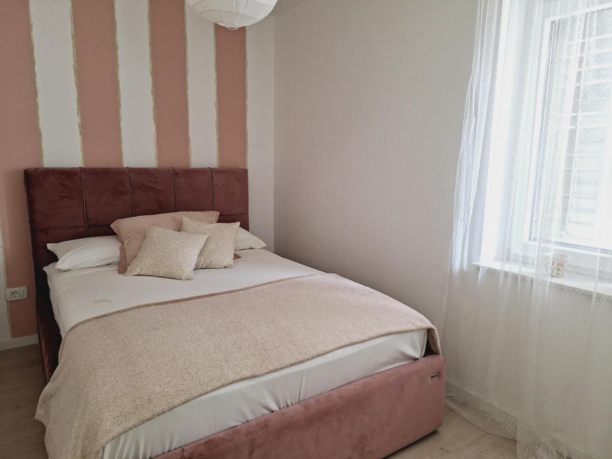 Apartman Maja **** Apartment ชิเบนิก ภายนอก รูปภาพ